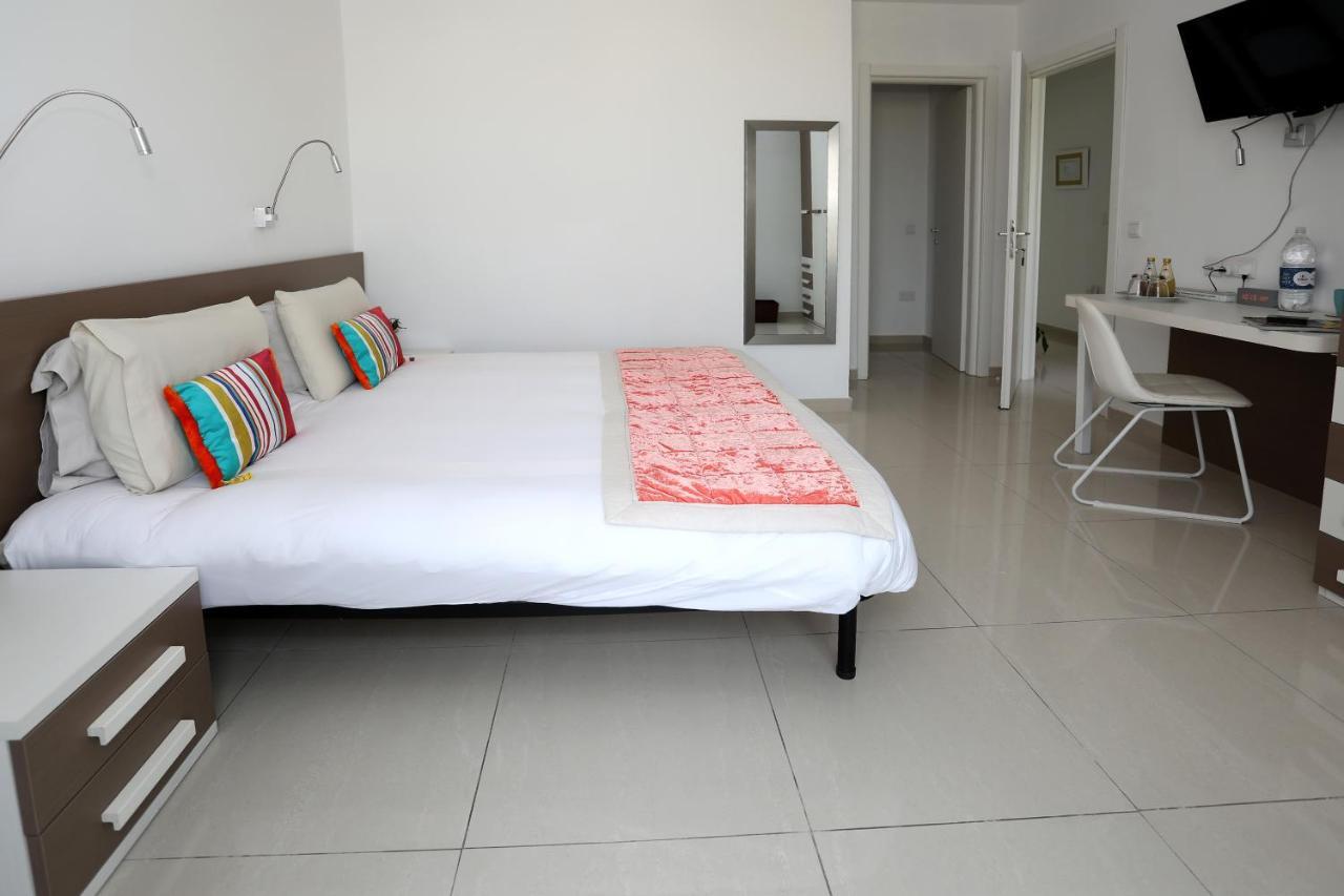 Escape To St Julians Bed & Breakfast Saint Julian's Exterior photo
